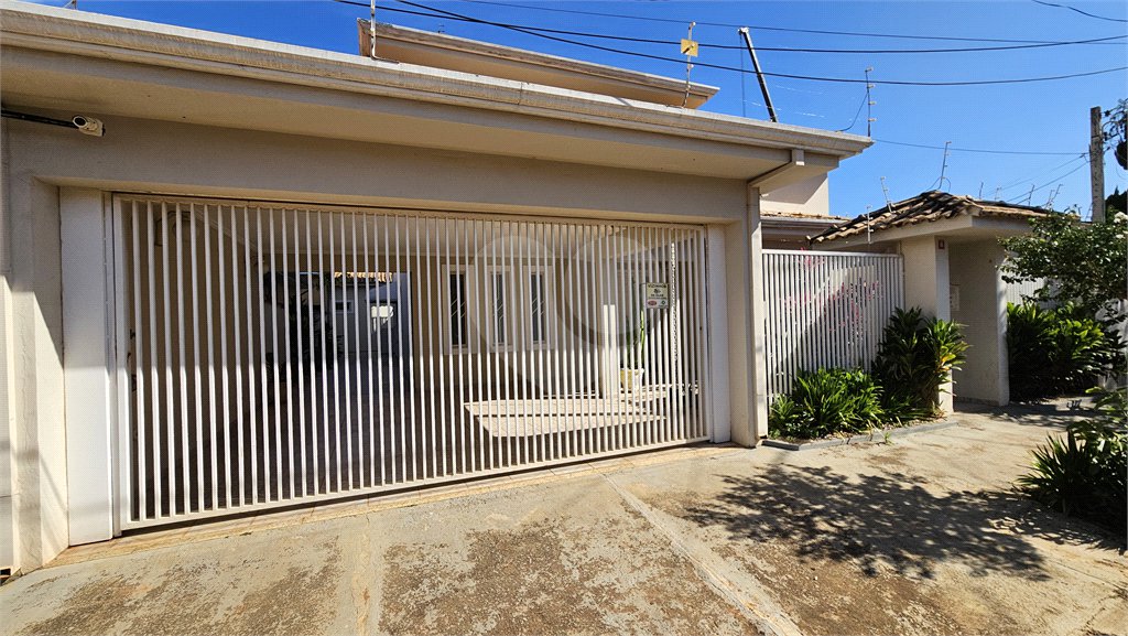 Sobrado à venda com 3 quartos, sendo 2 suítes, em Jardim Rossignatti, Indaiatuba, SP
