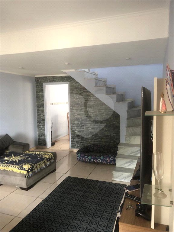 Sobrado à venda com 2 quartos em Artur Alvim, São Paulo, SP