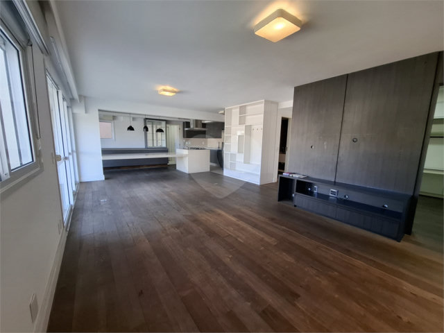 Apartamento à venda com 3 suítes em Lapa, São Paulo, SP