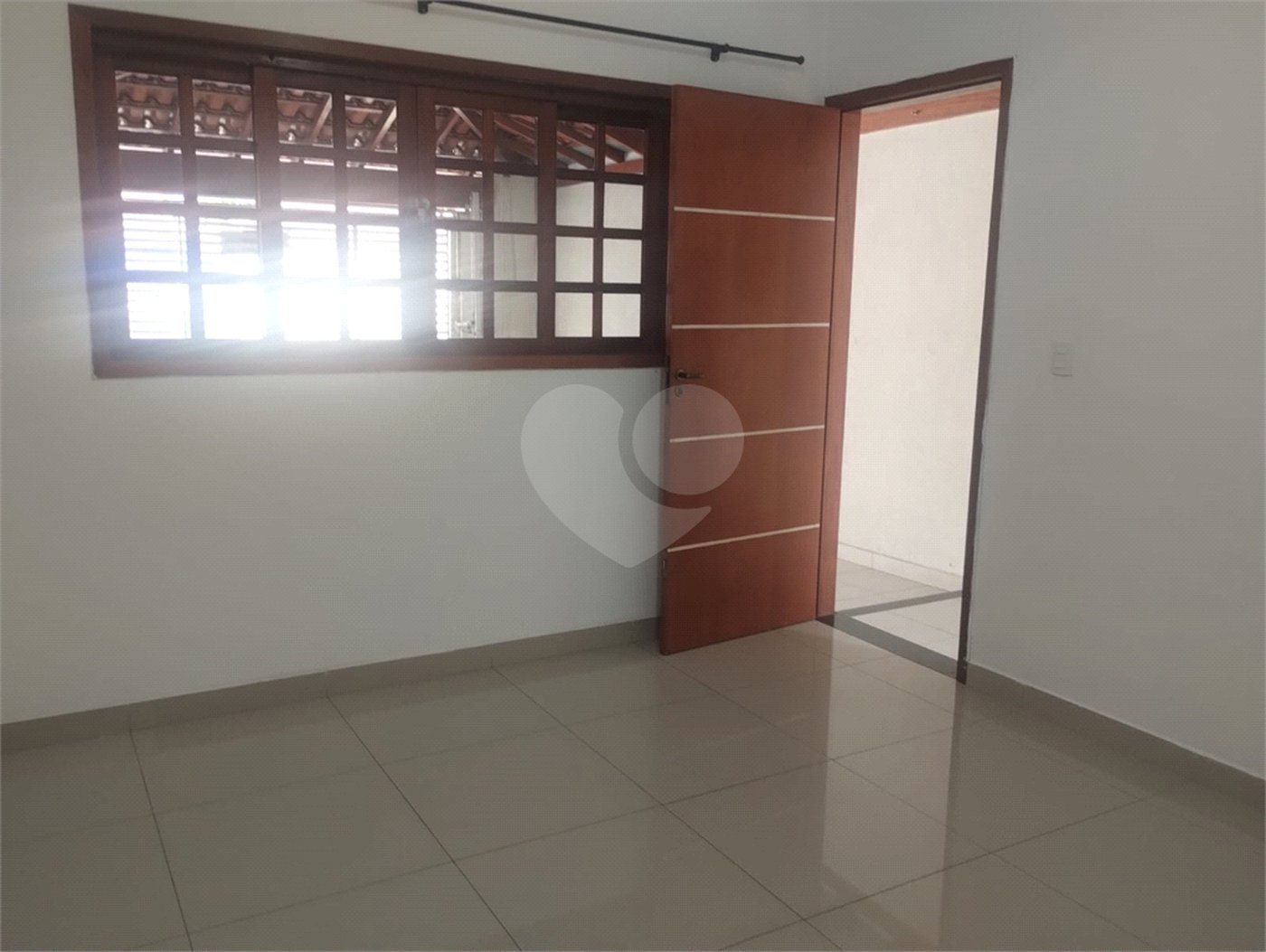 Casa à venda com 3 quartos, sendo 1 suíte, em Parque Industrial, São José dos Campos, SP