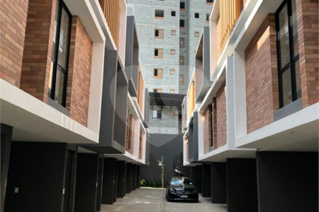 Casa à venda com 2 suítes no condomínio Cube Villa, São Paulo - SP