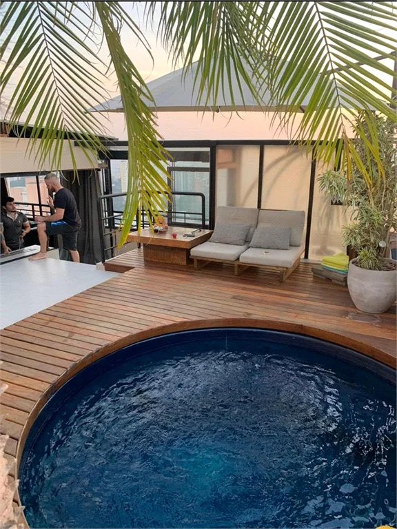 Cobertura à venda com 3 quartos, sendo 1 suíte, em Vila Andrade, São Paulo, SP