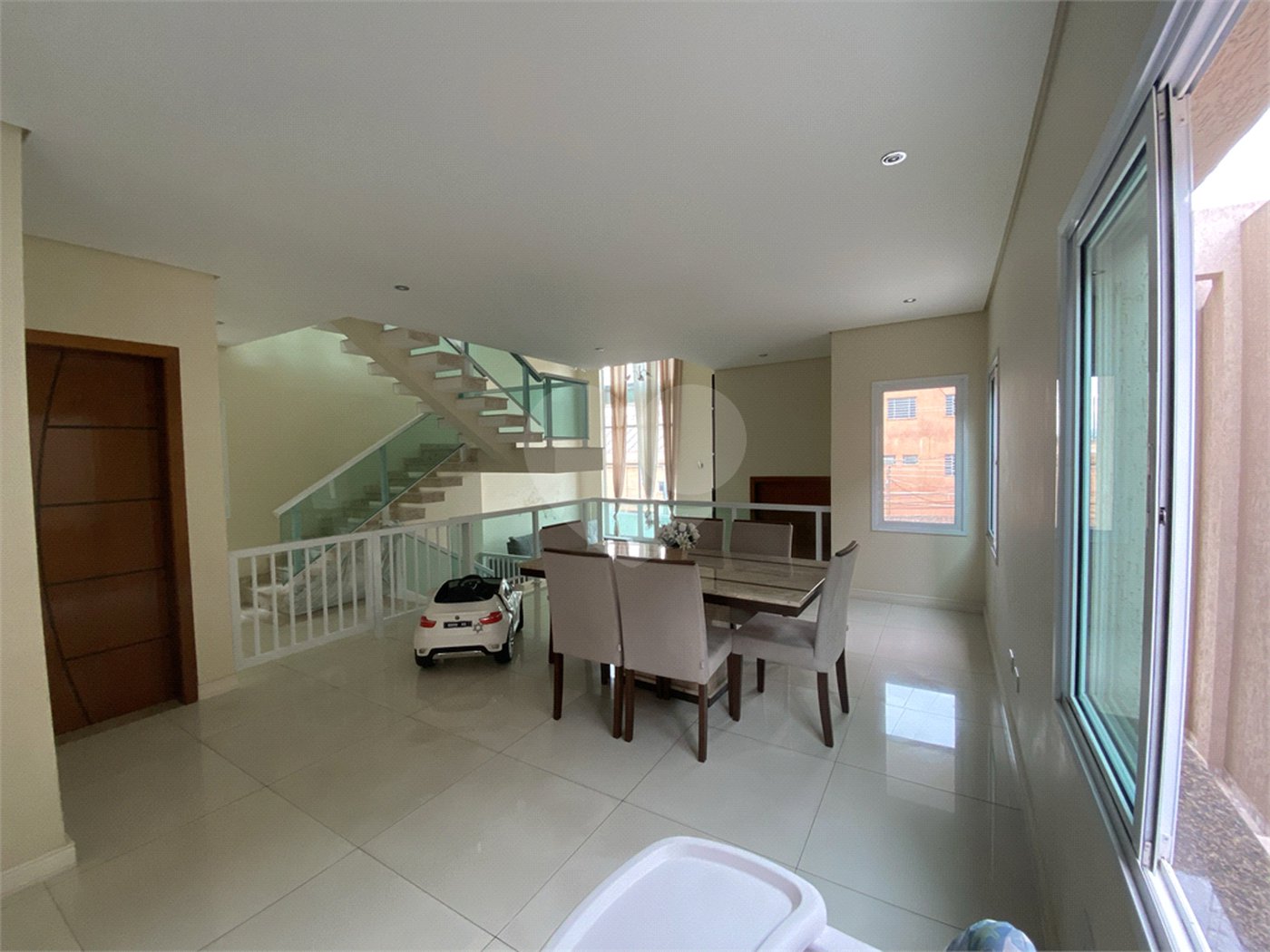 Sobrado à venda com 3 quartos, sendo 1 suíte,  em Jardim Vila Galvão, Guarulhos, SP