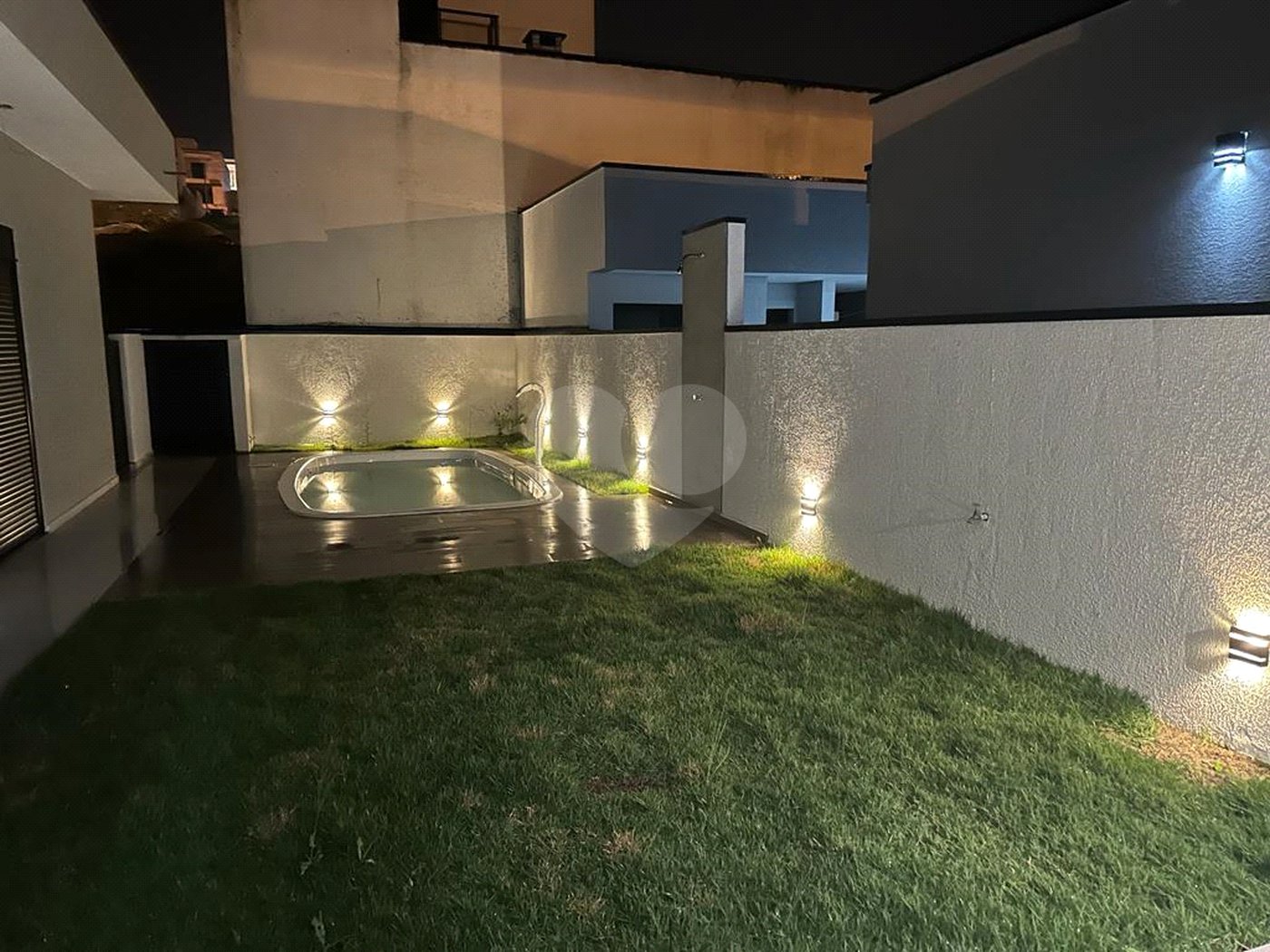 Terreno à venda com 3 suítes no condomínio Residencial Veneza, Mogi das Cruzes - SP