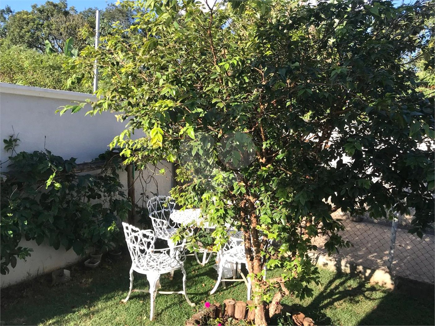 Casa à venda com 5 quartos, sendo 3 suítes, em Loteamento Jardim Morumbi, Atibaia, SP