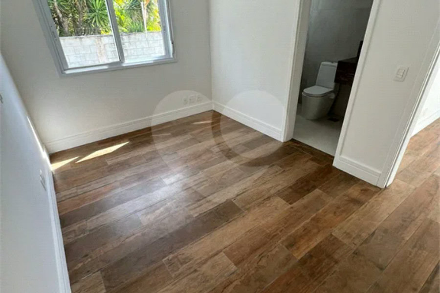 Casa à venda com 4 quartos, sendo 2 suítes, no condomínio Residencial Floresta, São Paulo - SP