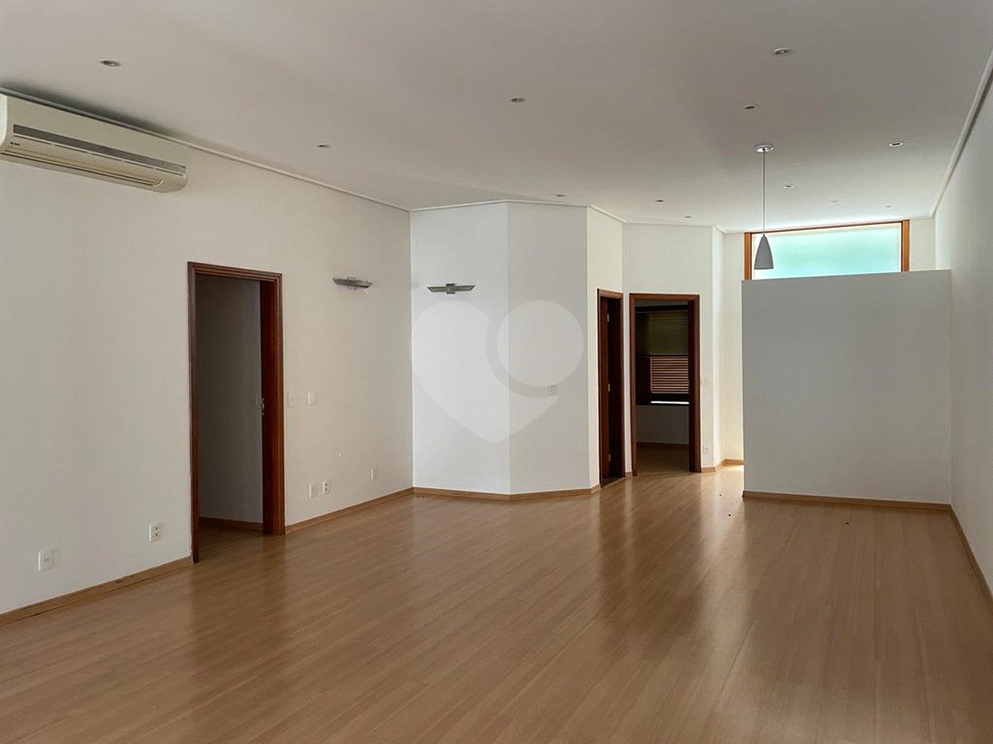 Casa à venda com 4 suítes no condomínio São Joaquim, Vinhedo - SP