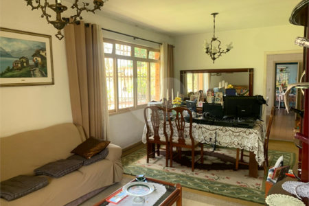 Casa à venda ou para alugar com 6 quartos, sendo 2 suítes, em Parque São George, Cotia, SP