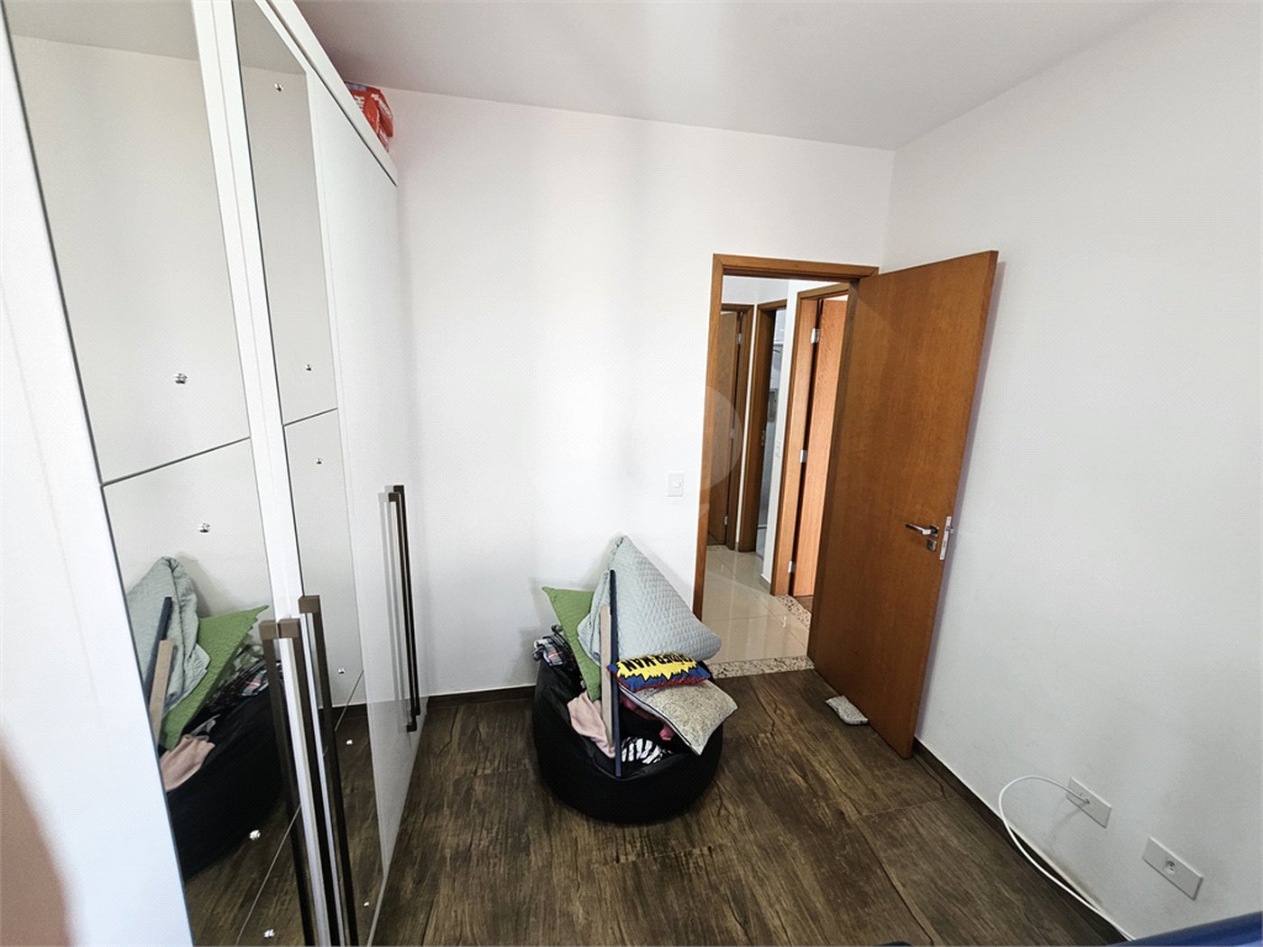 Sobrado à venda com 3 quartos, sendo 1 suíte,  em Vila Nivi, São Paulo, SP
