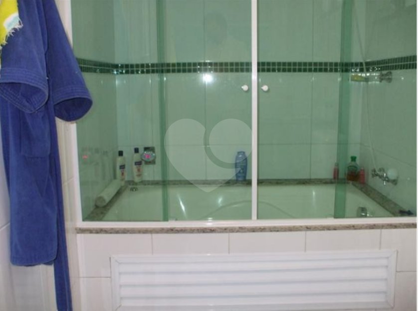 Sobrado à venda com 4 quartos, sendo 1 suíte, em Santa Teresinha, São Paulo, SP