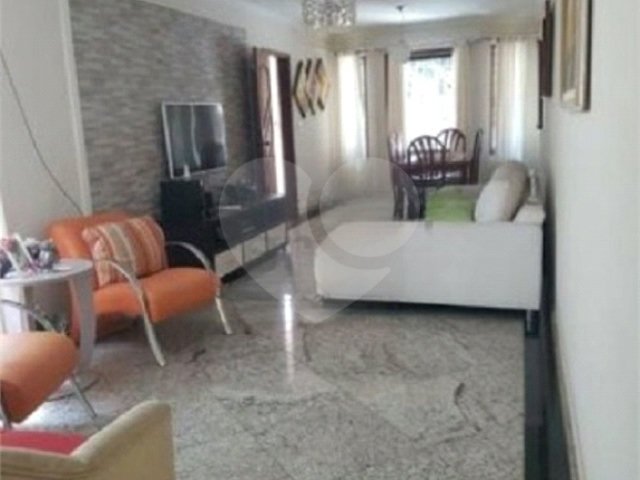 Sobrado à venda com 4 quartos, sendo 3 suítes,  em Vila Irmãos Arnoni, São Paulo, SP
