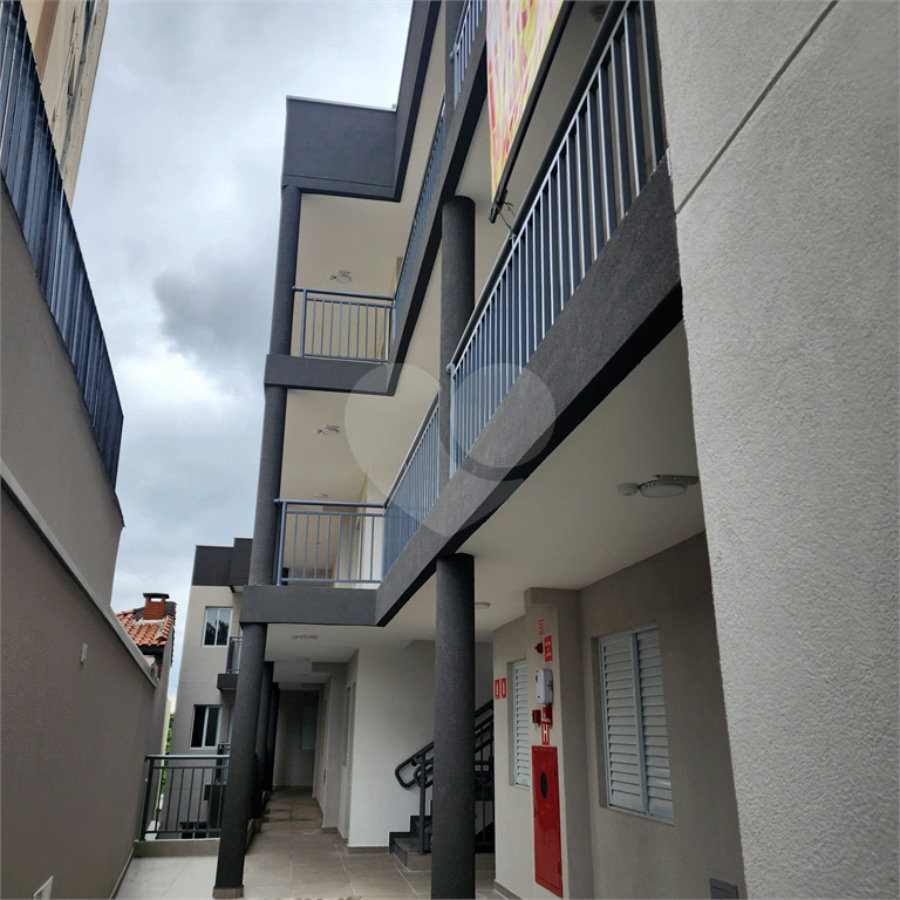Casa à venda com 2 quartos, sendo 1 suíte, no condomínio Residencial Sanches, São Paulo - SP