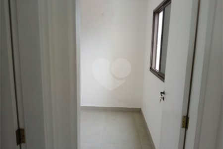 Apartamento à venda com 1 quarto em Vila dos Remédios, São Paulo, SP