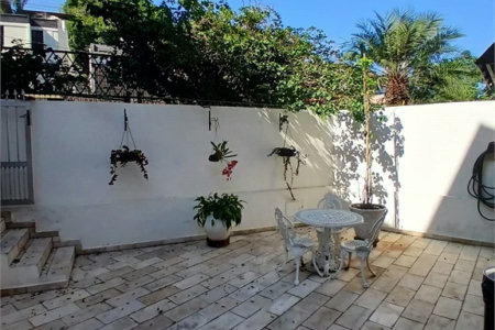 Sobrado à venda com 4 quartos, sendo 2 suítes,  em Jardim Leonor, São Paulo, SP