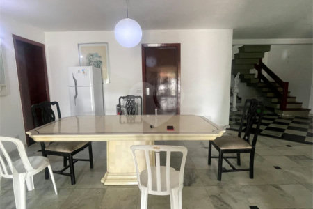 Sobrado à venda com 3 quartos, sendo 1 suíte,  em Jardim Armênia, Mogi das Cruzes, SP