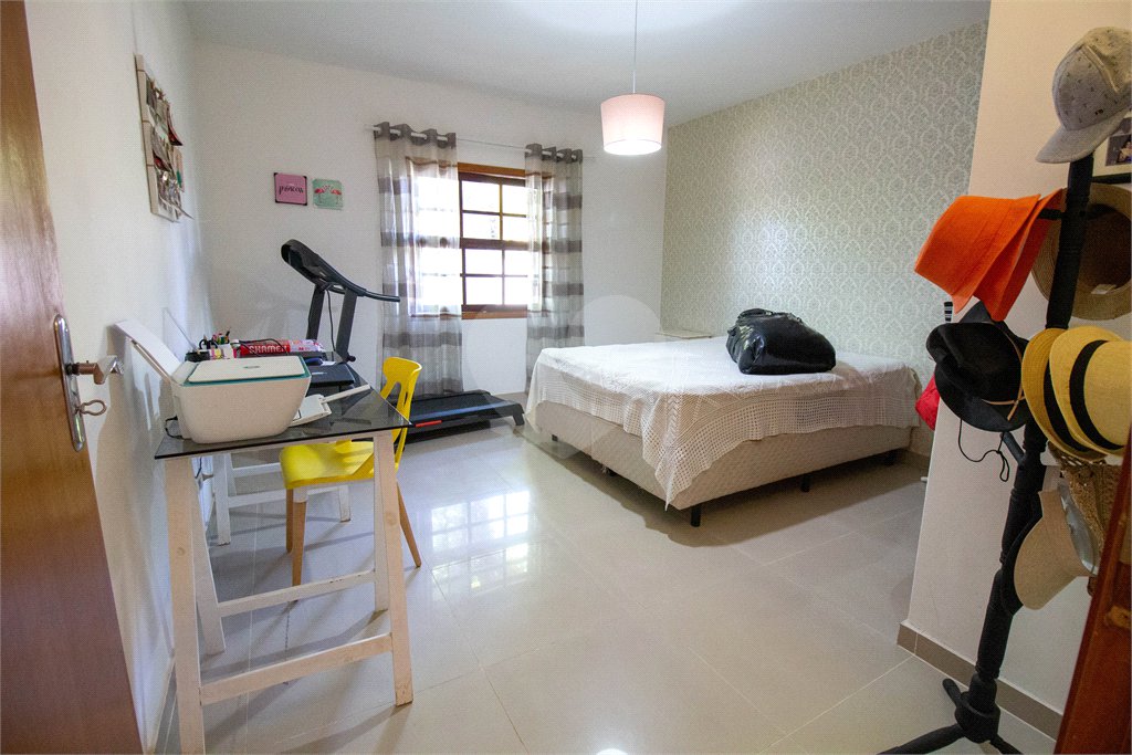 Chácara à venda com 4 quartos, sendo 1 suíte, em Saboó, São Roque, SP