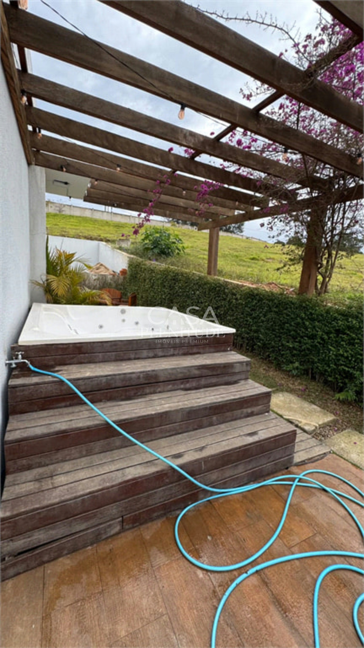 Casa em condomínio à venda ou para alugar com 5 quartos, sendo 3 suítes, no Centro, Piedade, SP