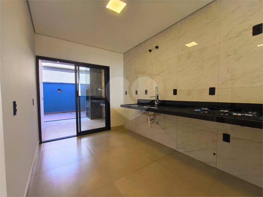 Casa à venda com 3 quartos, sendo 1 suíte, no condomínio Horto Florestal Villagio, Sorocaba - SP