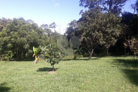 Chácara à venda com 3 quartos, sendo 2 suítes,  em Vila Darcy Penteado (mailasqui), São Roque, SP