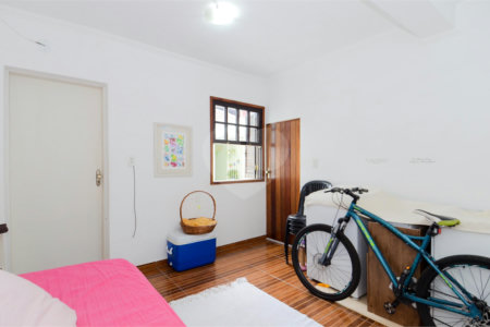 Casa à venda com 4 quartos, sendo 1 suíte, em Jardim Nova Taboão, Guarulhos, SP
