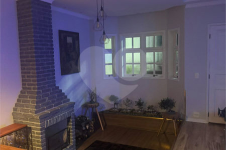 Casa à venda com 3 quartos, sendo 1 suíte, no condomínio Vilage Palmas, São Paulo - SP