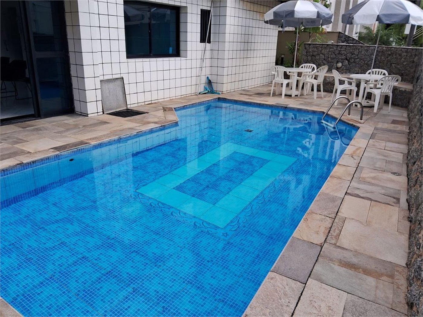Apartamento Residencial à venda, Enseada, Guarujá - AP0900.