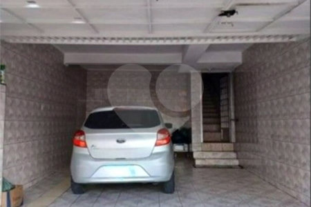 Sobrado à venda com 4 quartos em Cidade Kemel, Poá, SP