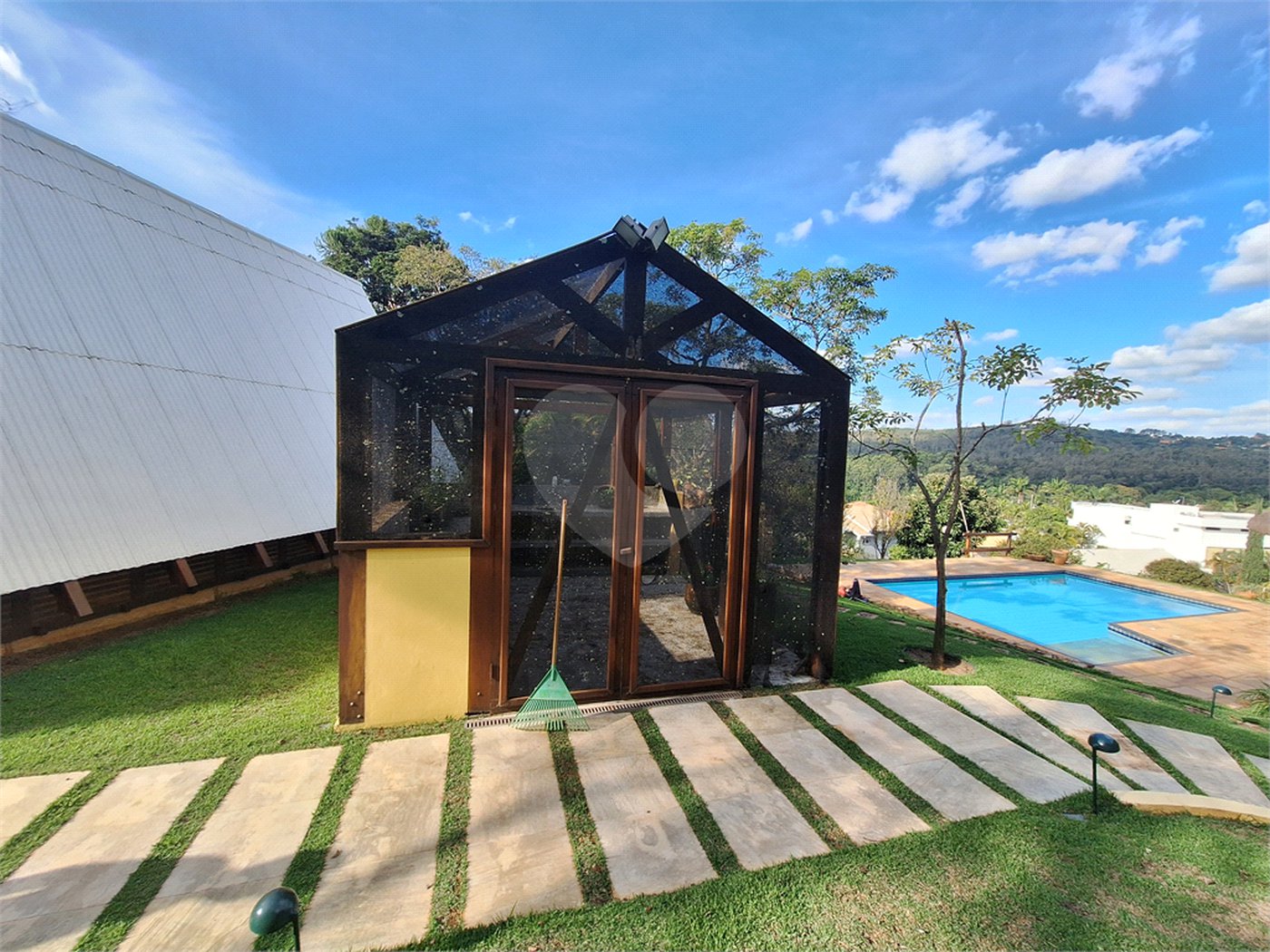 Casa à venda com 3 suítes no condomínio Chácaras do Lago, Vinhedo - SP