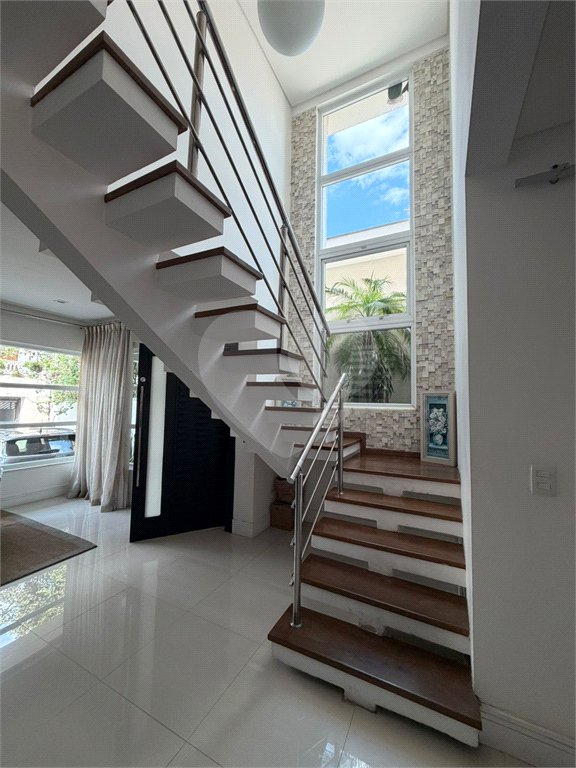 Casa à venda com 3 suítes em Vila Augusta, Guarulhos, SP