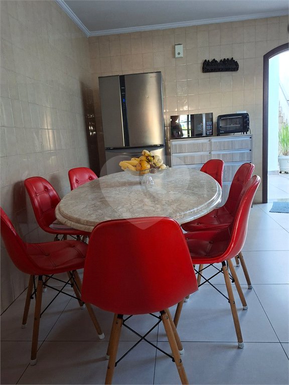Sobrado à venda com 3 quartos, sendo 1 suíte,  em Tremembé, São Paulo, SP