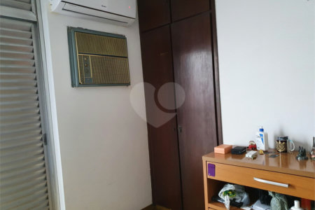 Casa à venda com 5 quartos, sendo 1 suíte, em Vila Romana, São Paulo, SP