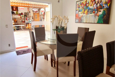 Sobrado à venda com 3 quartos, sendo 1 suíte,  em Jardim Leocádia, Sorocaba, SP