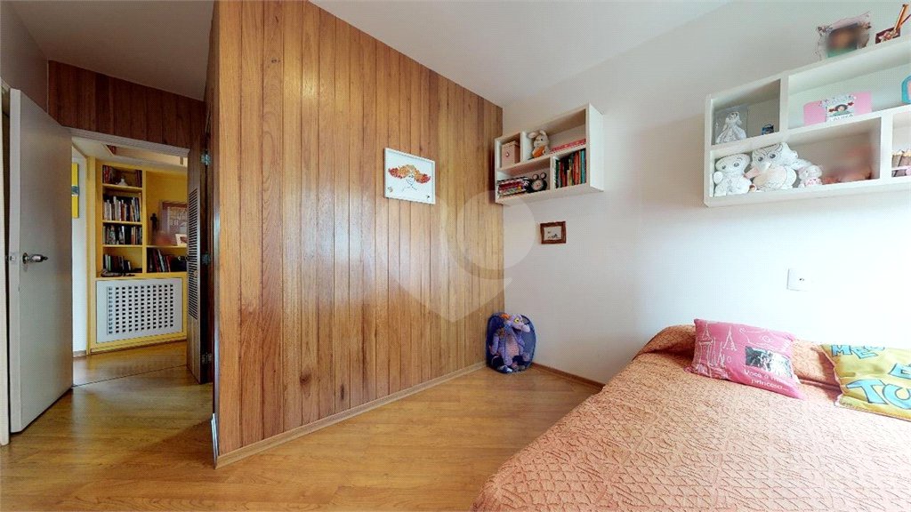 Apartamento à venda com 4 quartos, sendo 2 suítes, em Pinheiros, São Paulo, SP
