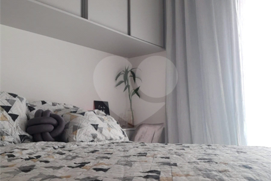 Casa à venda com 2 suítes no condomínio Residencial Poncet, São Paulo - SP