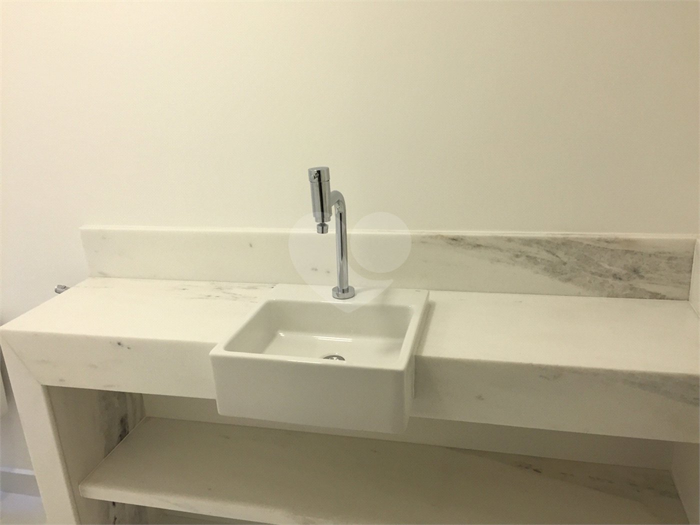 Casa à venda com 4 quartos, sendo 2 suítes, no condomínio Residencial Morumbi, São Paulo - SP