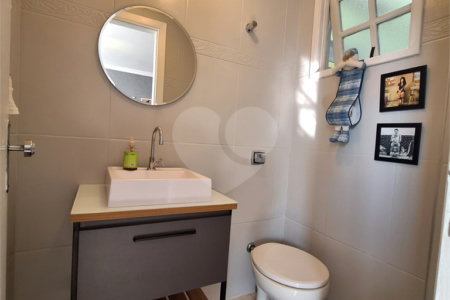 Casa à venda com 3 quartos, sendo 1 suíte, no condomínio Smallville, São Paulo - SP
