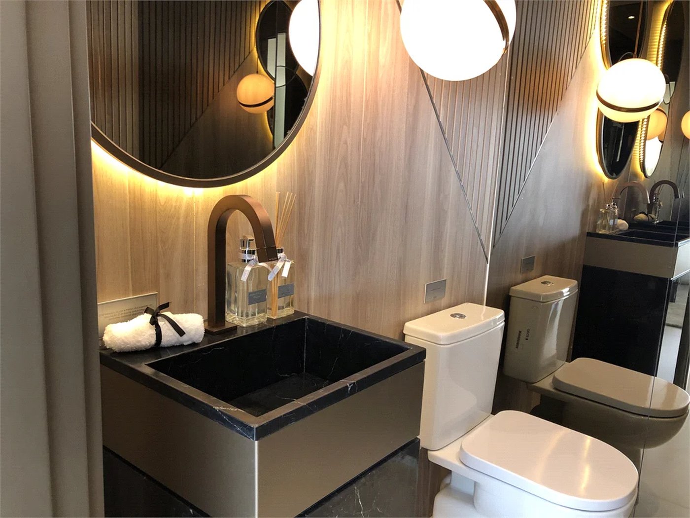 Apartamento à venda com 5 quartos, sendo 4 suítes, em Pinheiros, São Paulo, SP