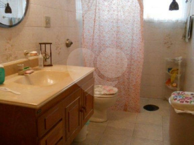 Sobrado à venda com 3 quartos em Santa Teresinha, São Paulo, SP