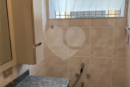 Sobrado à venda com 3 quartos, sendo 1 suíte, em Chácara Santo Antônio, São Paulo, SP