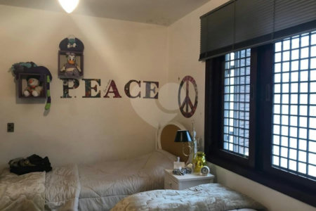 Casa à venda com 5 quartos, sendo 2 suítes,  em Jardim Everest, São Paulo, SP