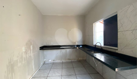 Casa Térrea à venda com 2 quartos em Petrópolis, Várzea Grande, MT