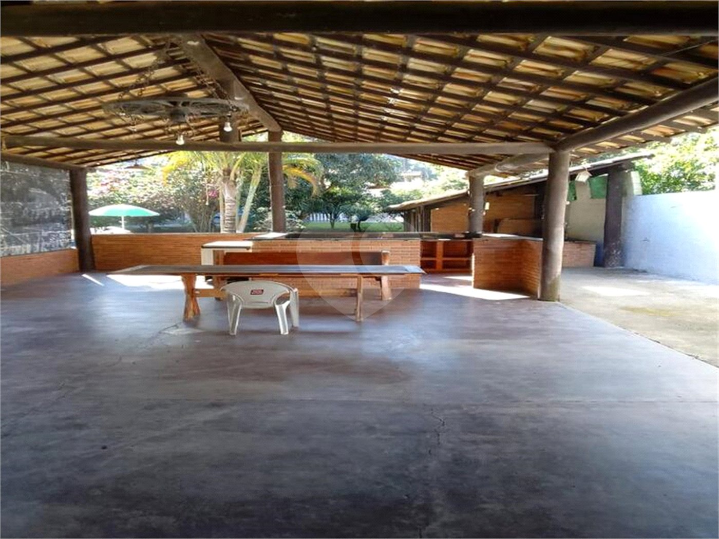 Casa à venda com 6 quartos, sendo 3 suítes, no condomínio Residencial Jardins de Mairiporã I, Mairiporã - SP