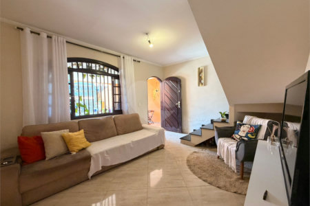 Sobrado à venda com 3 quartos, sendo 1 suíte, em Jardim Califórnia, Sorocaba, SP