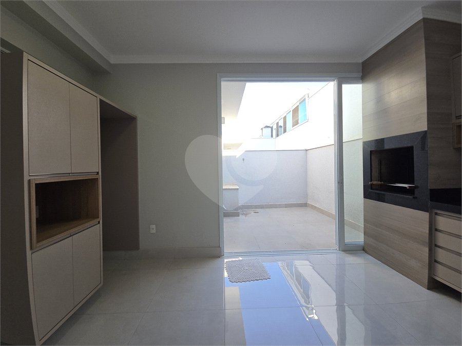 Casa à venda com 2 quartos, sendo 1 suíte, no condomínio Horto Florestal II, Sorocaba - SP