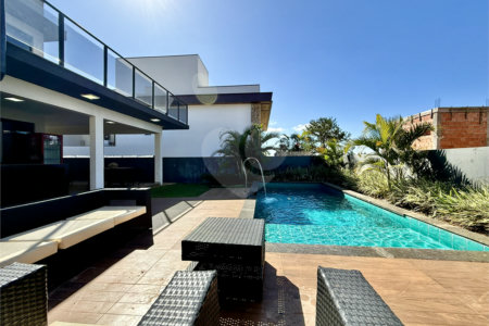 Casa à venda com 3 quartos, sendo 1 suíte,  em Terras de Santa Cristina XIII Setor Marina, Paranapanema, SP