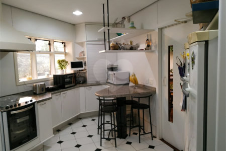 Casa à venda com 3 suítes em Interlagos, São Paulo, SP