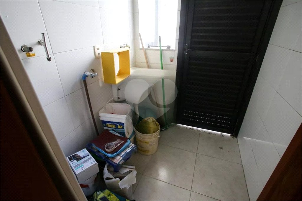 Casa à venda com 4 quartos, sendo 3 suítes, no condomínio Lícia de Alvarenga, Rio de Janeiro - RJ