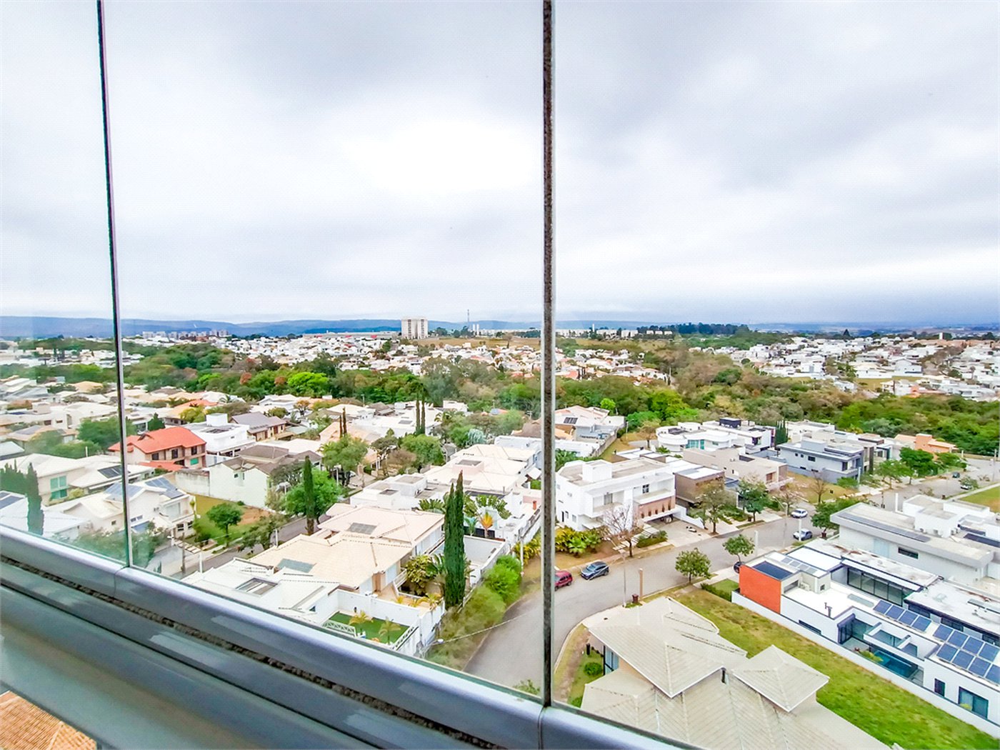 Apartamento à venda com 3 quartos, sendo 1 suíte, em Parque Campolim, Sorocaba, SP