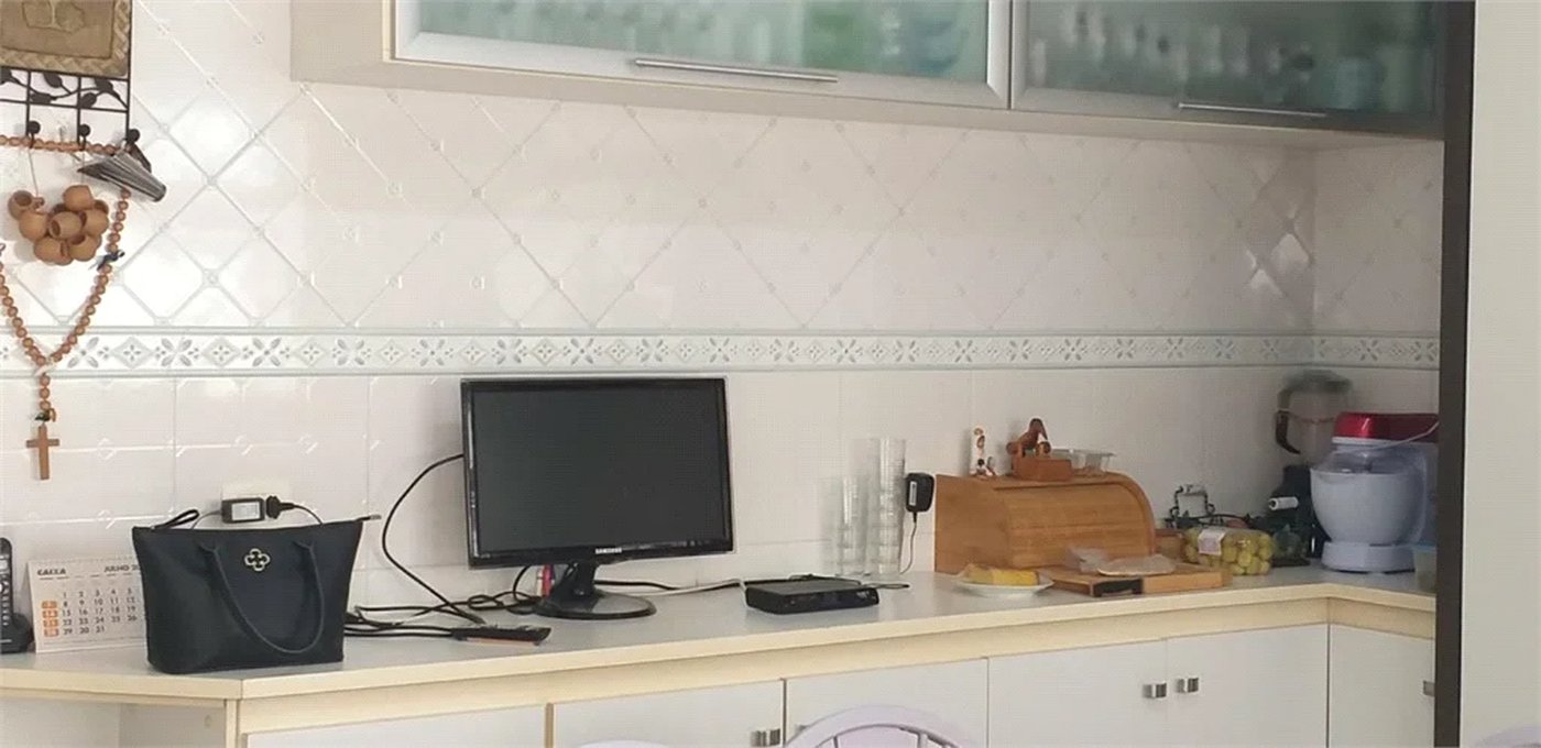 Casa à venda com 4 quartos, sendo 3 suítes, em Jardim Bonfiglioli, São Paulo, SP