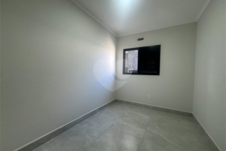 Casa à venda com 3 quartos, sendo 1 suíte, no condomínio Residencial Villagio Wanel, Sorocaba - SP